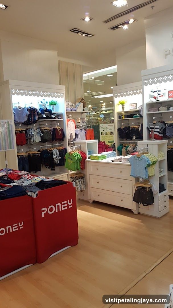 Poney Store Interior