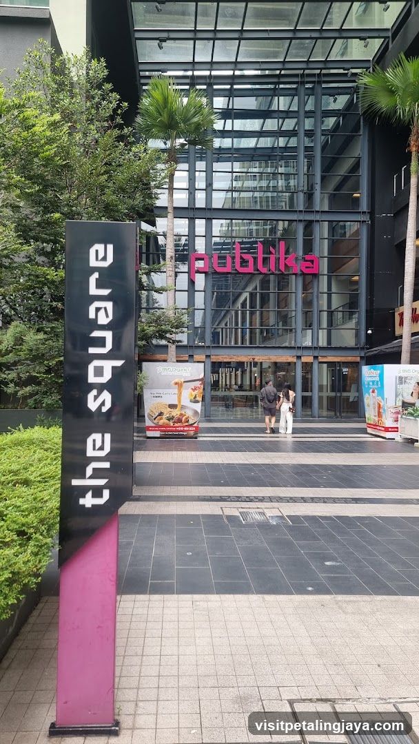 Publika Entrance