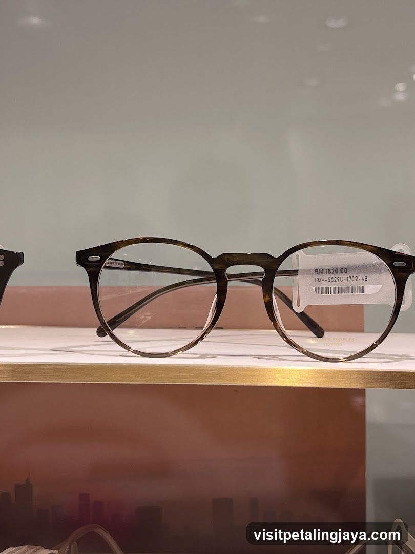 Eyeglasses Display