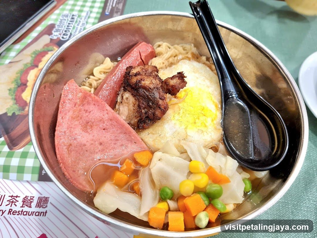 Noodle Bowl with Proteins and Vegetables