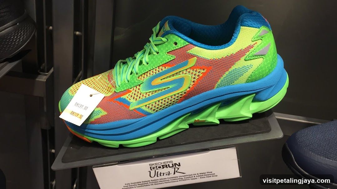 Skechers Ultra K Sneaker Display