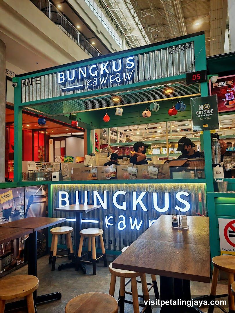 Bungkus Kawcaw Food Stall Interior
