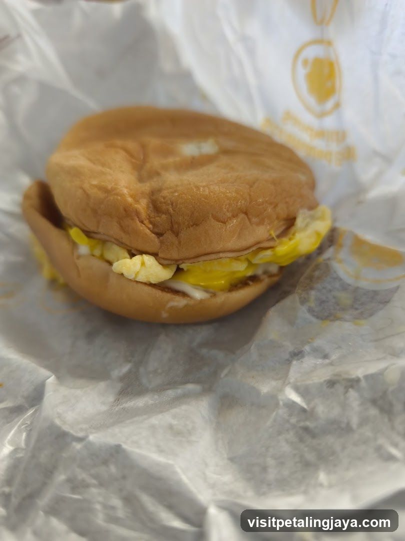 Egg Sandwich on White Bun
