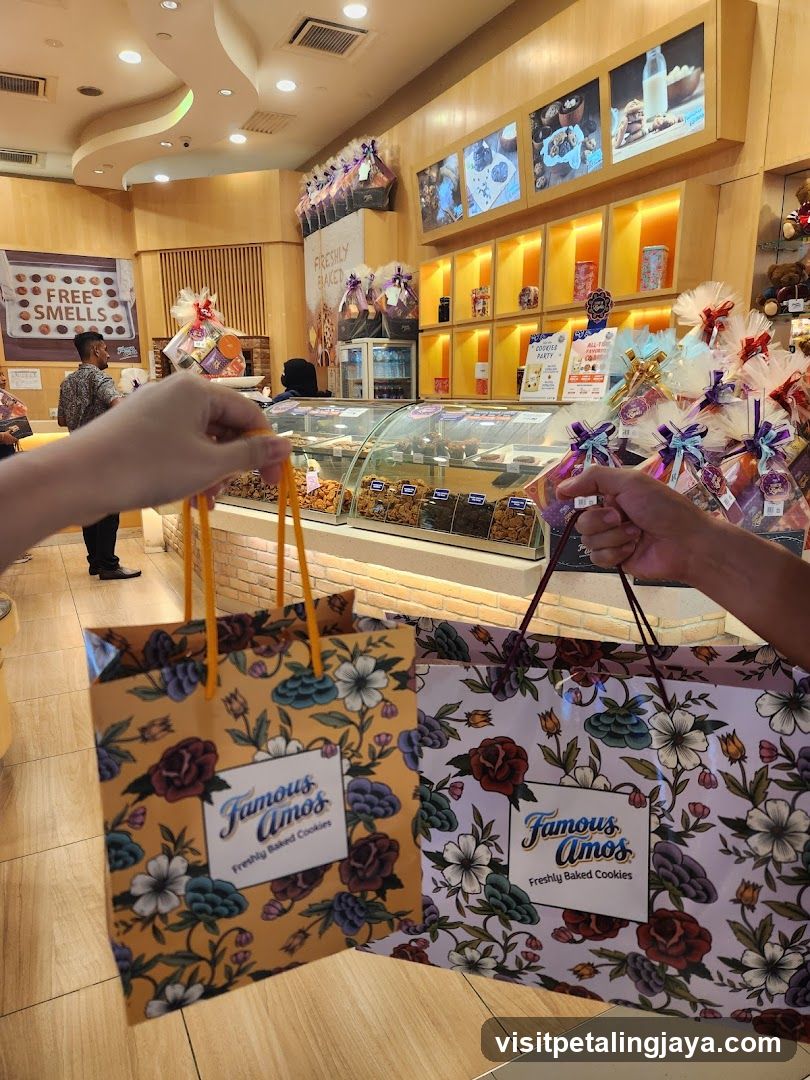 Famous Amos Store Interior
