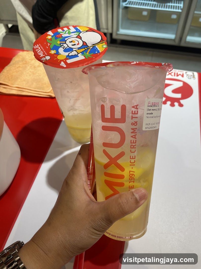 Mixue Ice Cream & Tea Drink