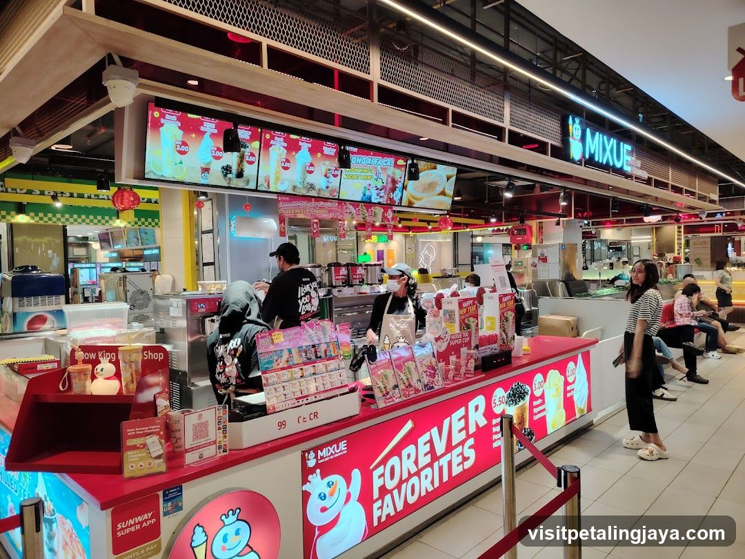 MIXUE Kiosk Interior