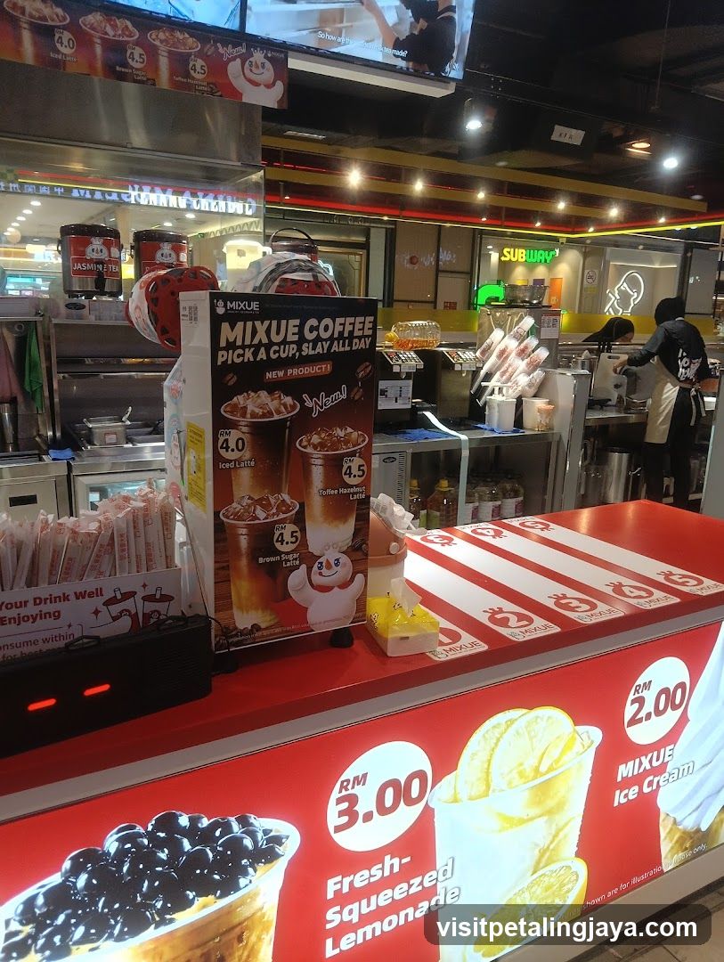 MIXUE Coffee and Ice Cream Counter