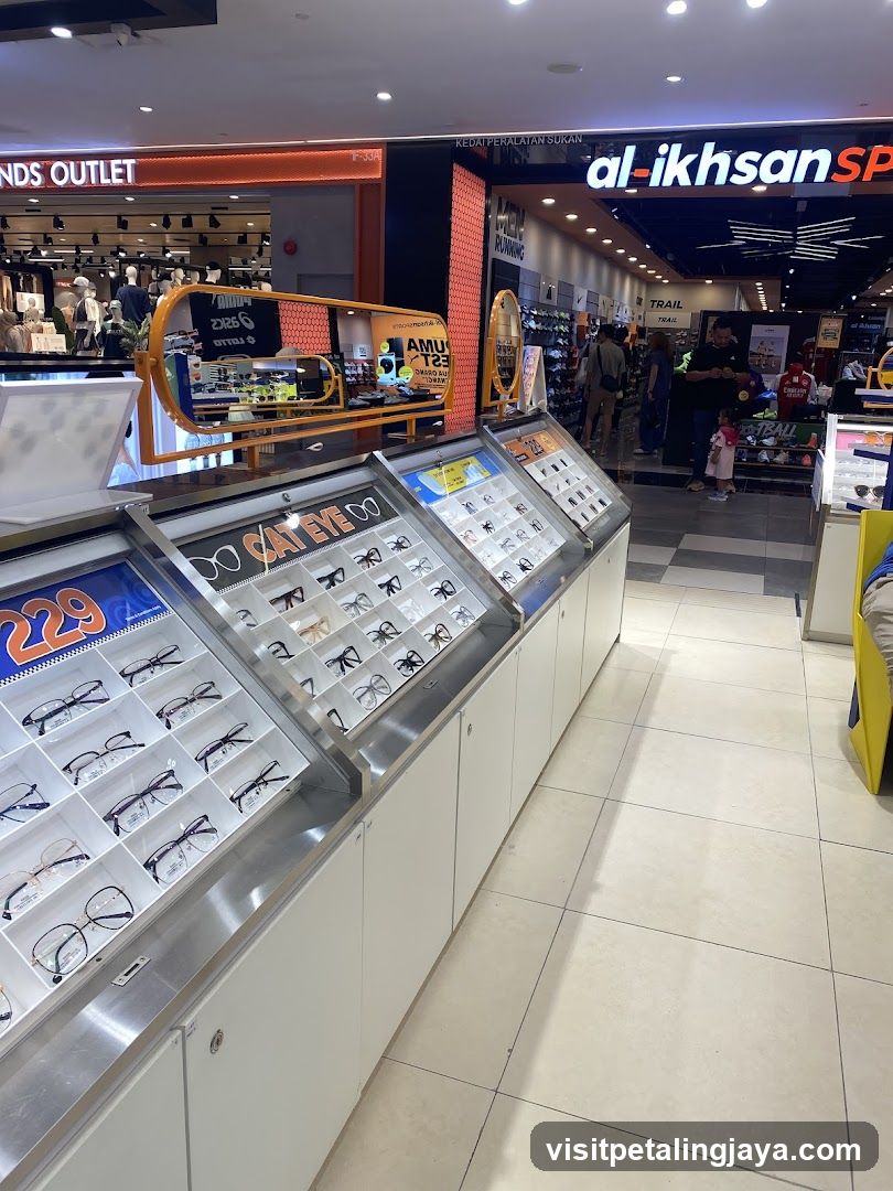 Eyewear Display in Shopping Mall
