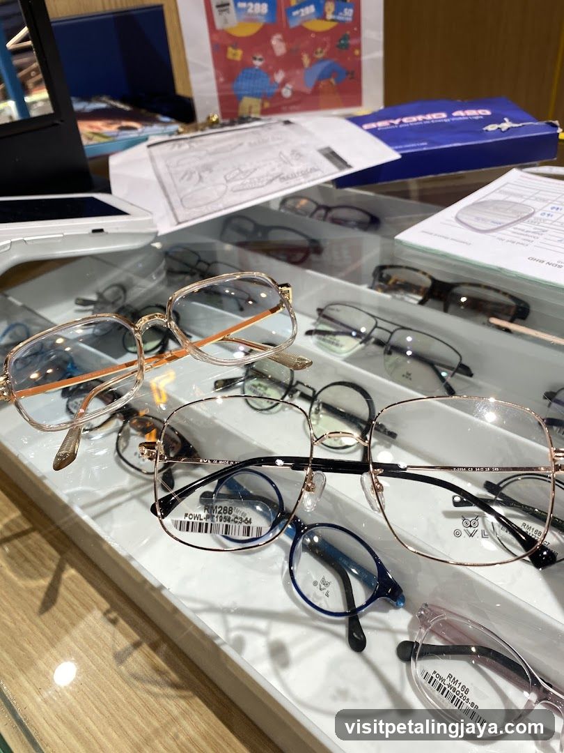 Eyewear Display in Retail Store