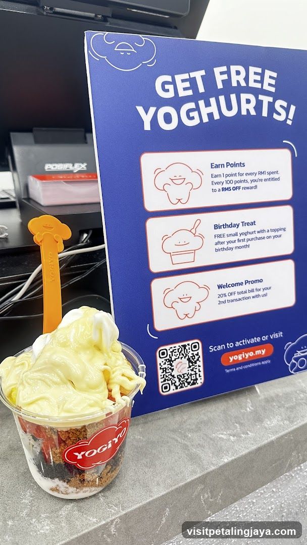 Yogio Yogurt Shop Interior