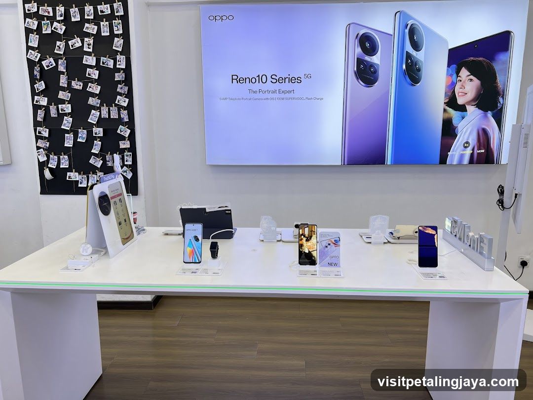 OPPO Reno10 Series 5G Display and Product Showcase