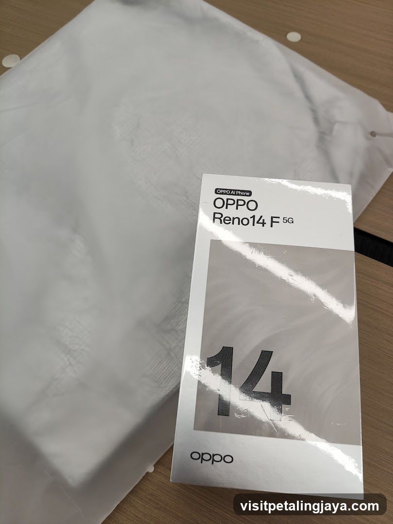 OPPO Reno14 F 5G Product Box