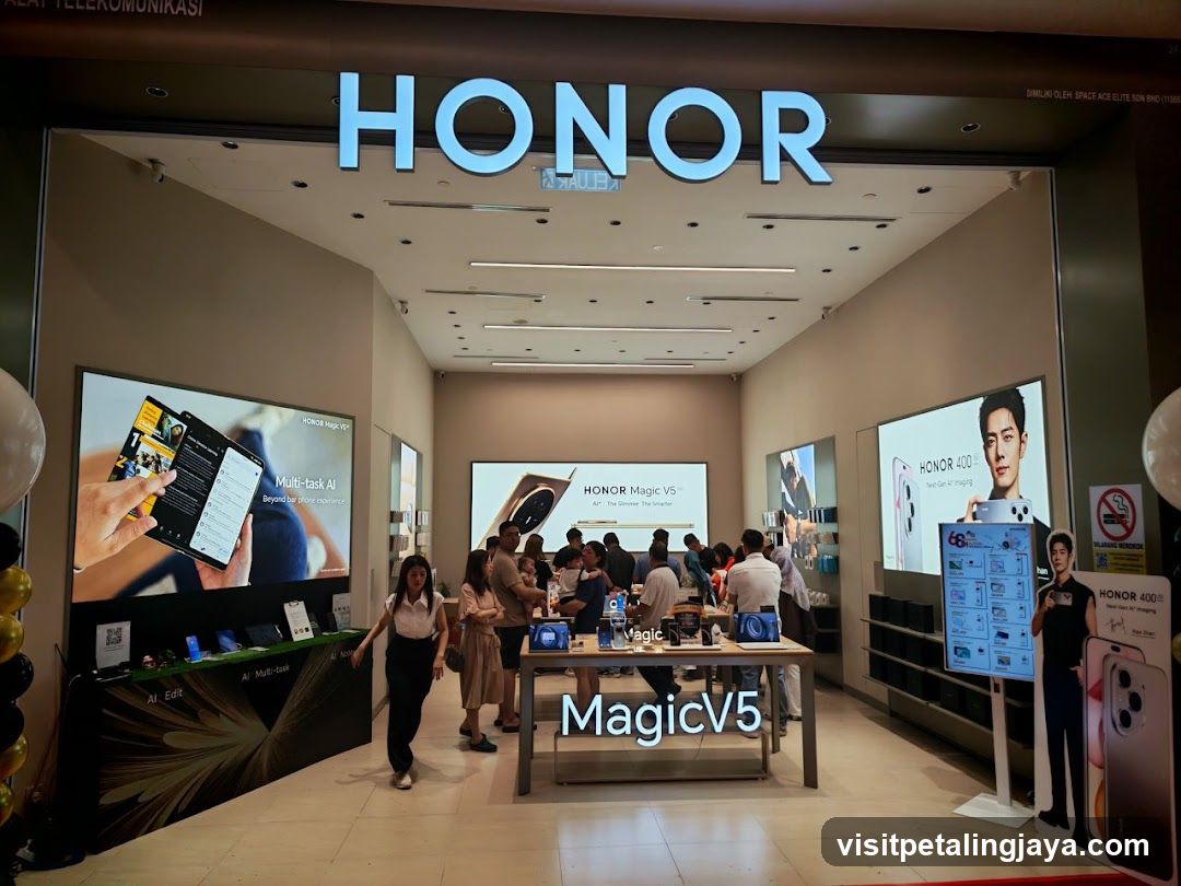 HONOR Store Interior