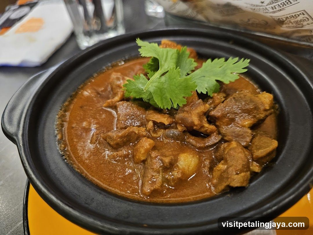 Food dish in ceramic bowl