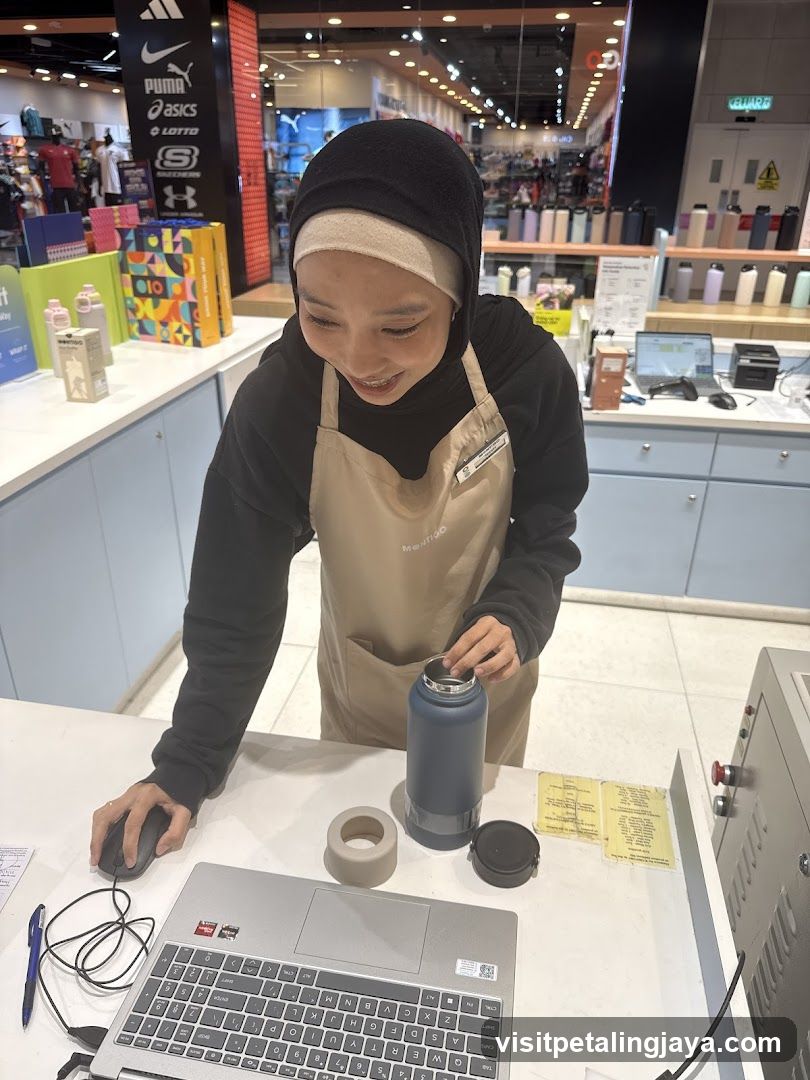 Store Interior Employee