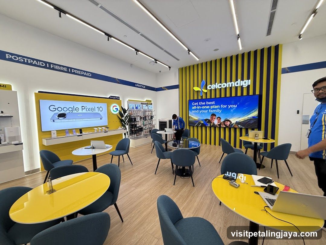 CelcomDigi Store Interior