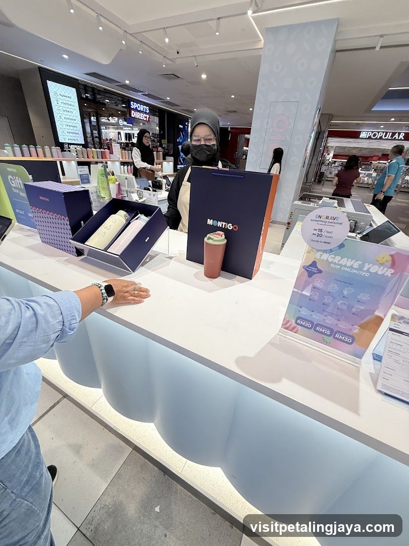 Montico Store Counter