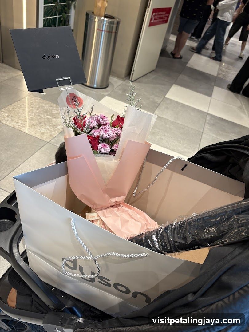 Dyson Shopping Bag with Bouquet