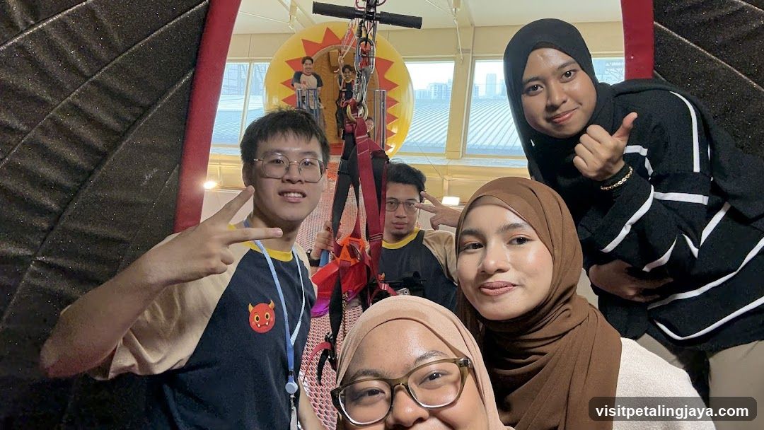 Group photo at indoor attraction