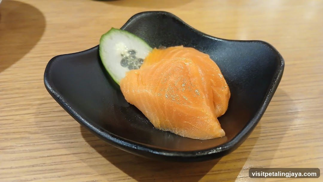 Salmon Sashimi with Cucumber