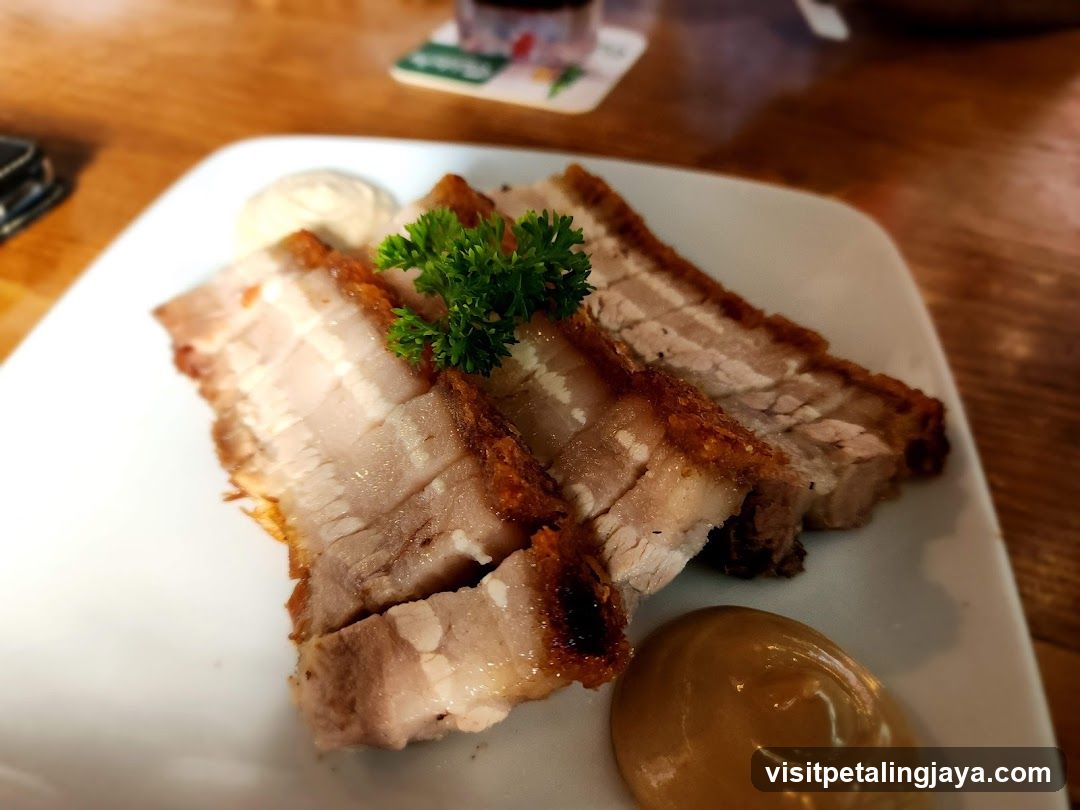 Crispy Pork Ribs with Sauce