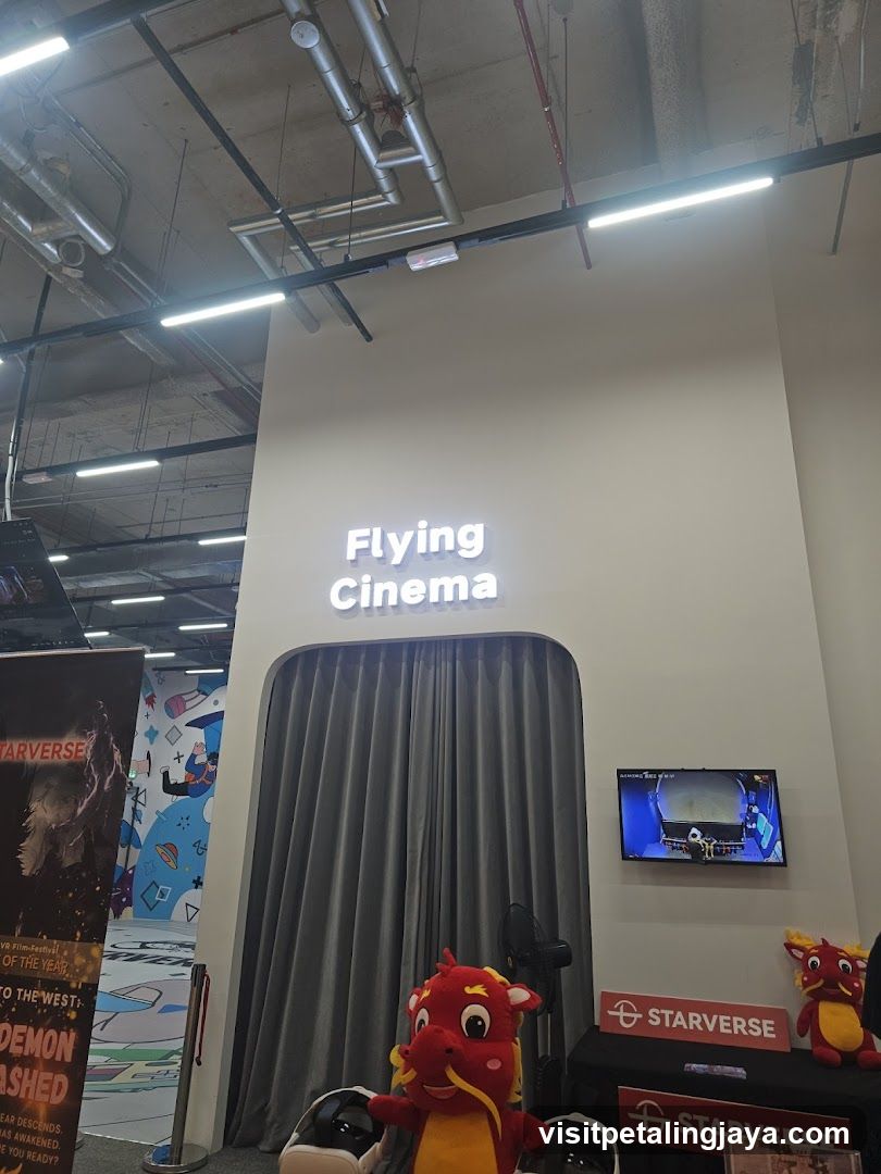 Flying Cinema Booth