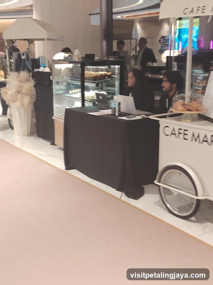 Cafe Marais Starhill