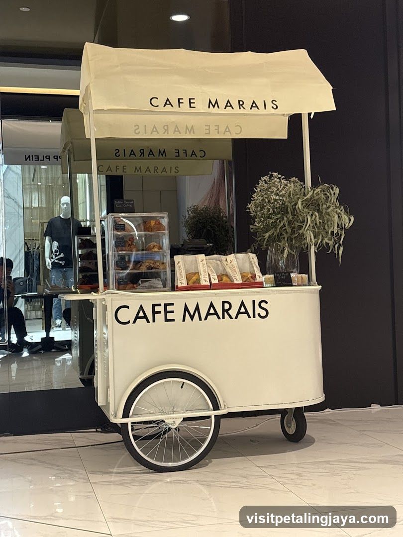 Cafe Marais Food Cart