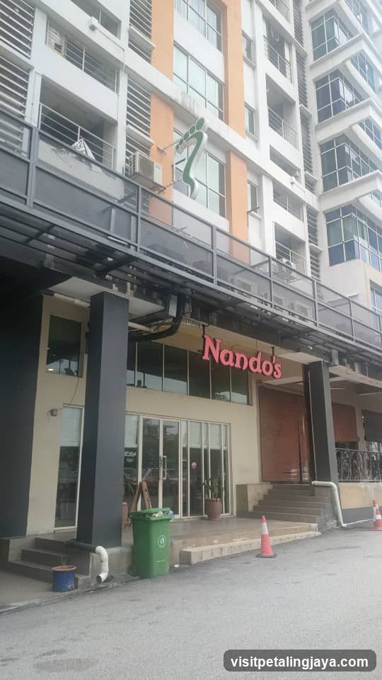 Nando's Restaurant Exterior