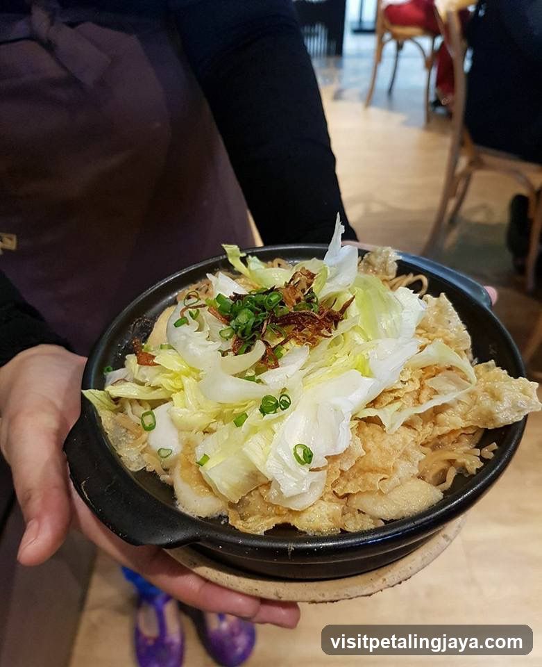Cabbage and Egg Stir-fry in Clay Pot
