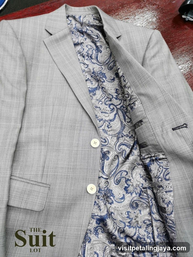 Suit with Patterned Lining