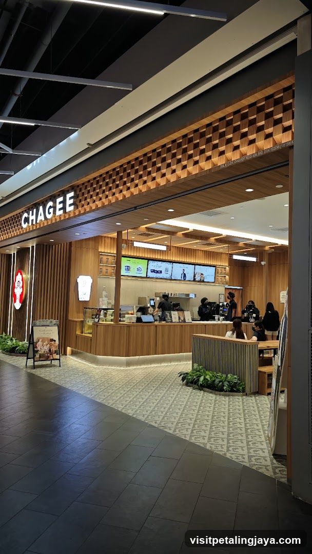 Chagee Store Interior View
