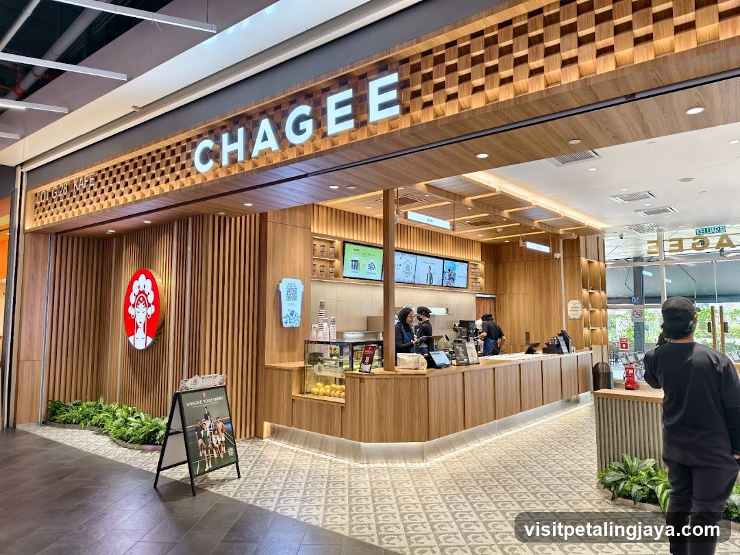 Chagee Store Interior View