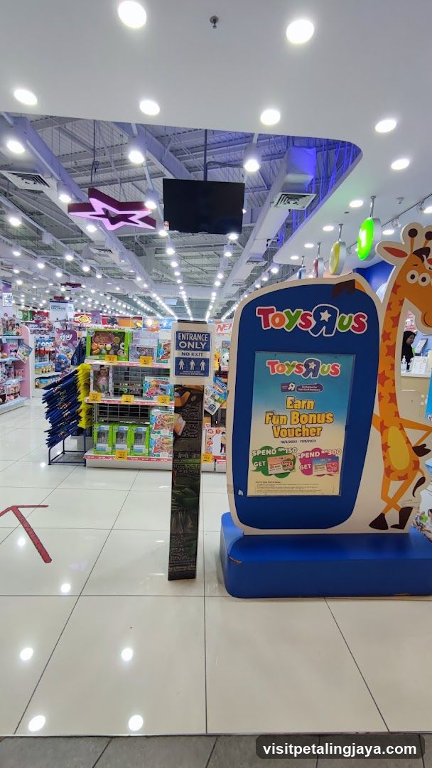 Toys R Us Store Interior