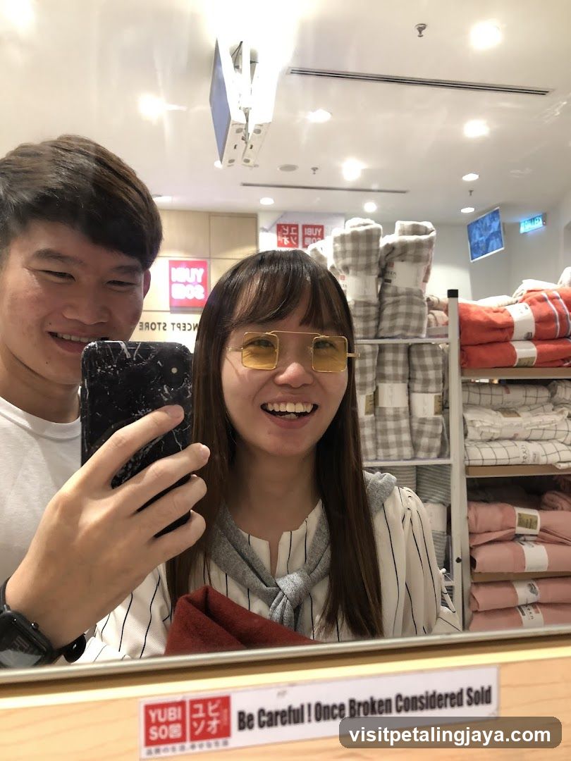 Selfie in Yubi Store