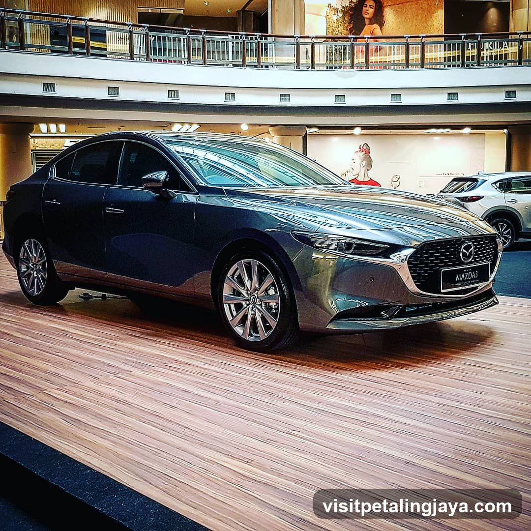 Mazda 3 Sedan Display