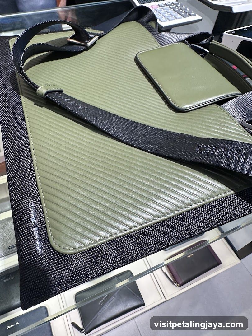 Charley Bag Display