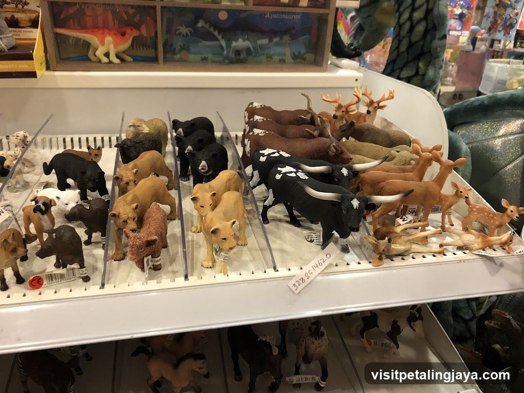 Animal Toy Display Shelf