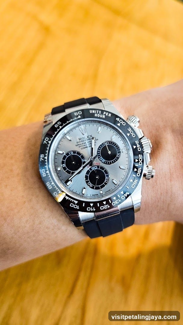 Rolex Cosmograph Daytona on wrist
