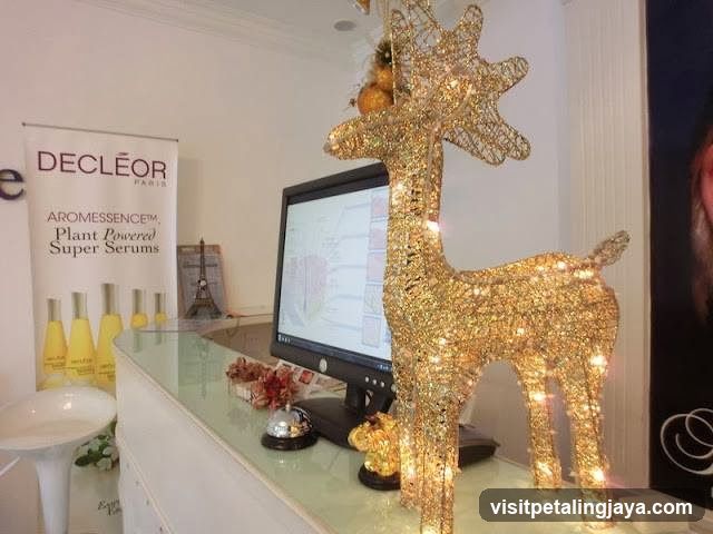 Decorated Receiving Desk with Branding