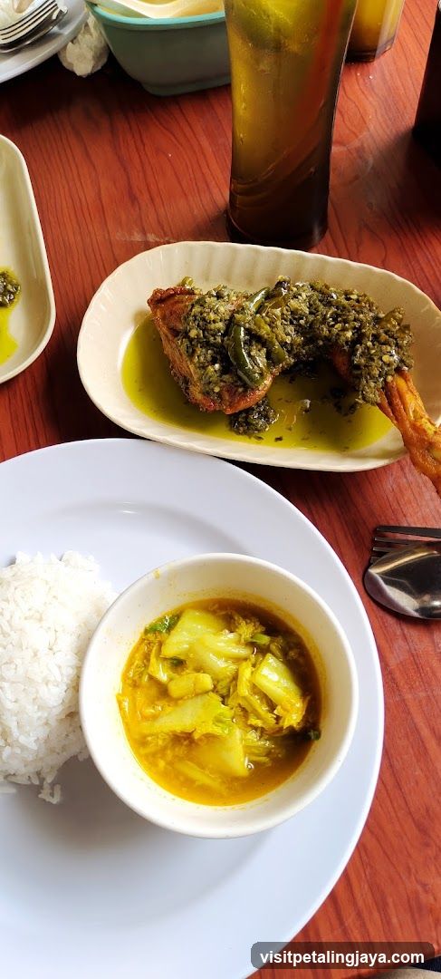 Borak - Borak Cafe - Ayam Kampung Cili Hijau