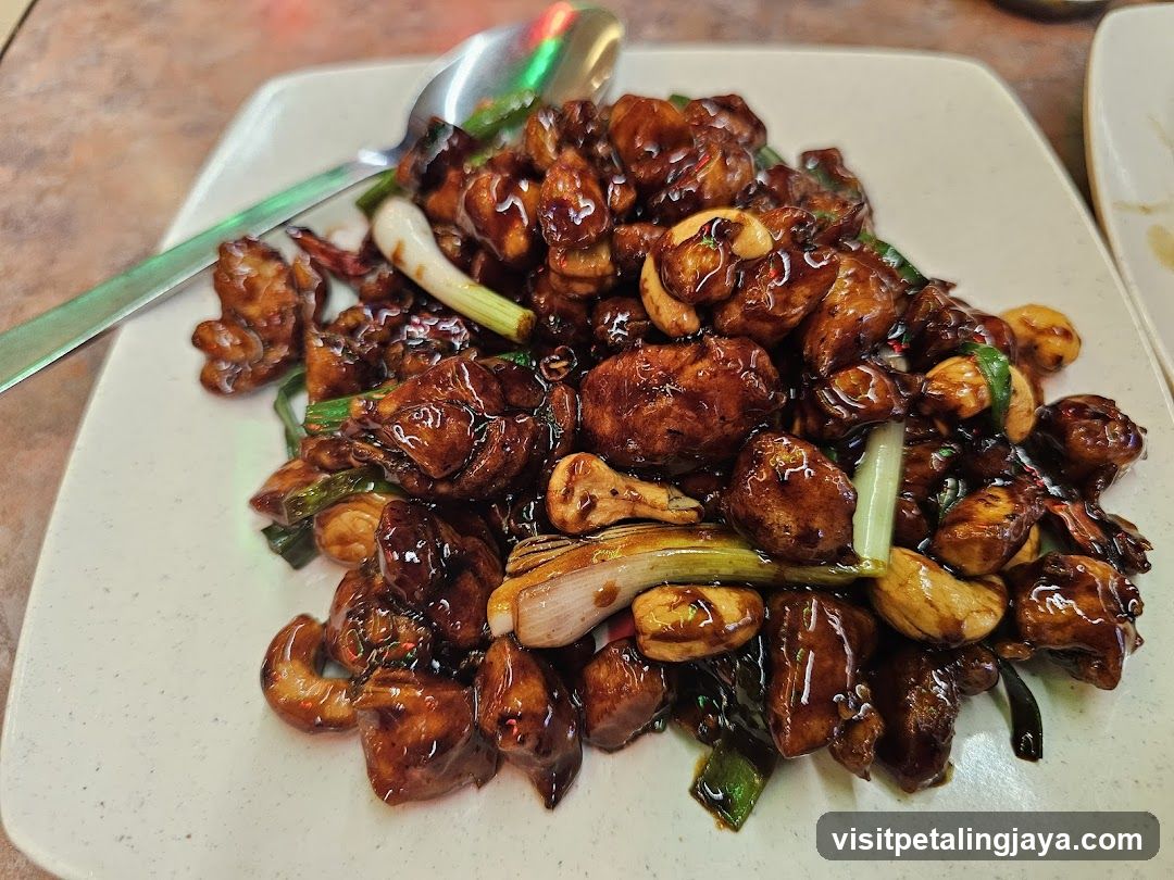Sauced Chicken with Cashews and Scallions