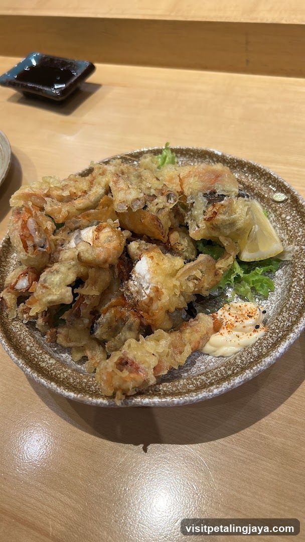 Tempura Bowl with Lemon and Sauce