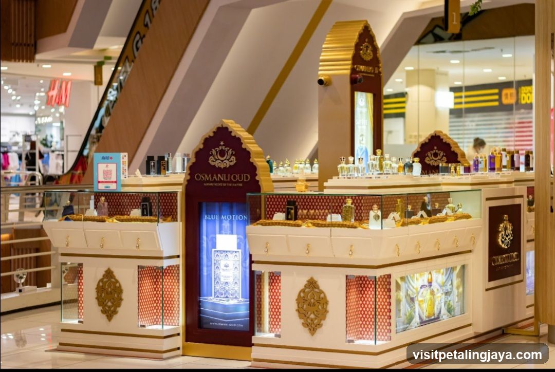 Osmannlioud Perfume Display