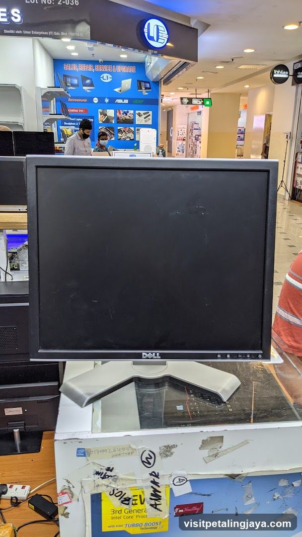 Dell Monitor Display in Store Interior