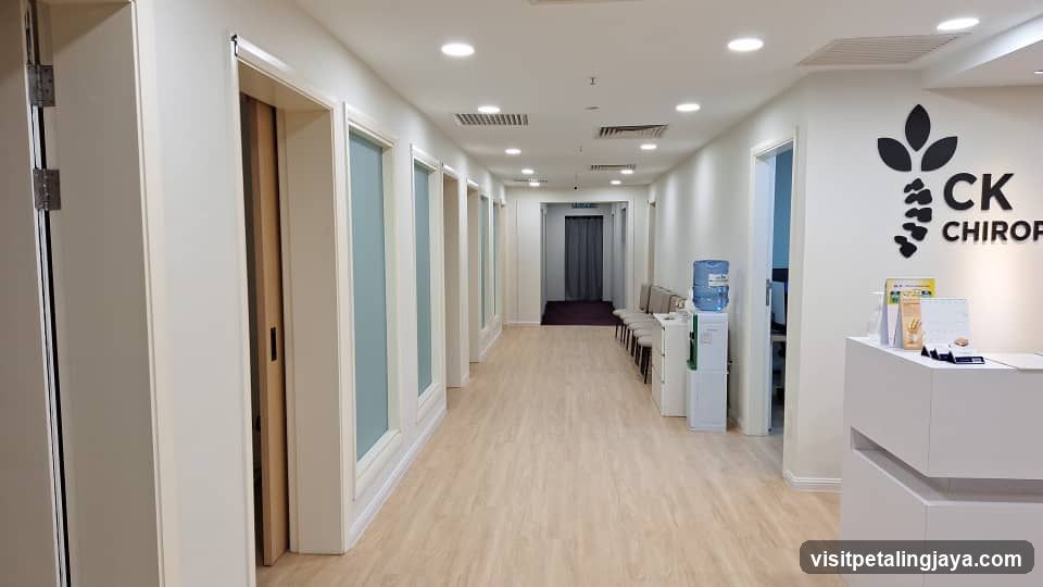 CK CHIROPRACTIC Interior Hallway