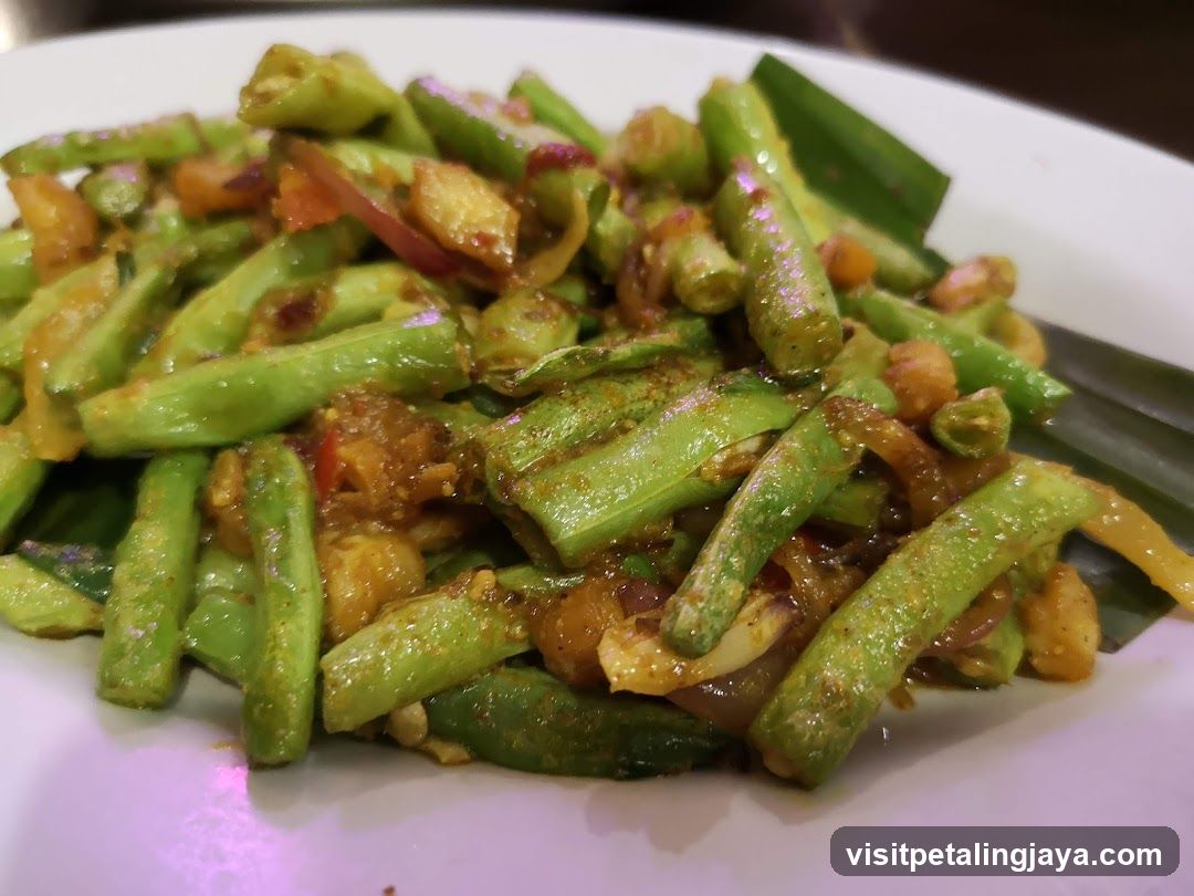 Rak Thai (Amcorp Mall)