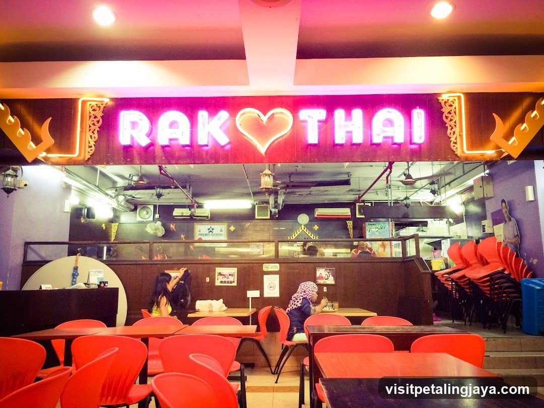 Rak Thai Interior View