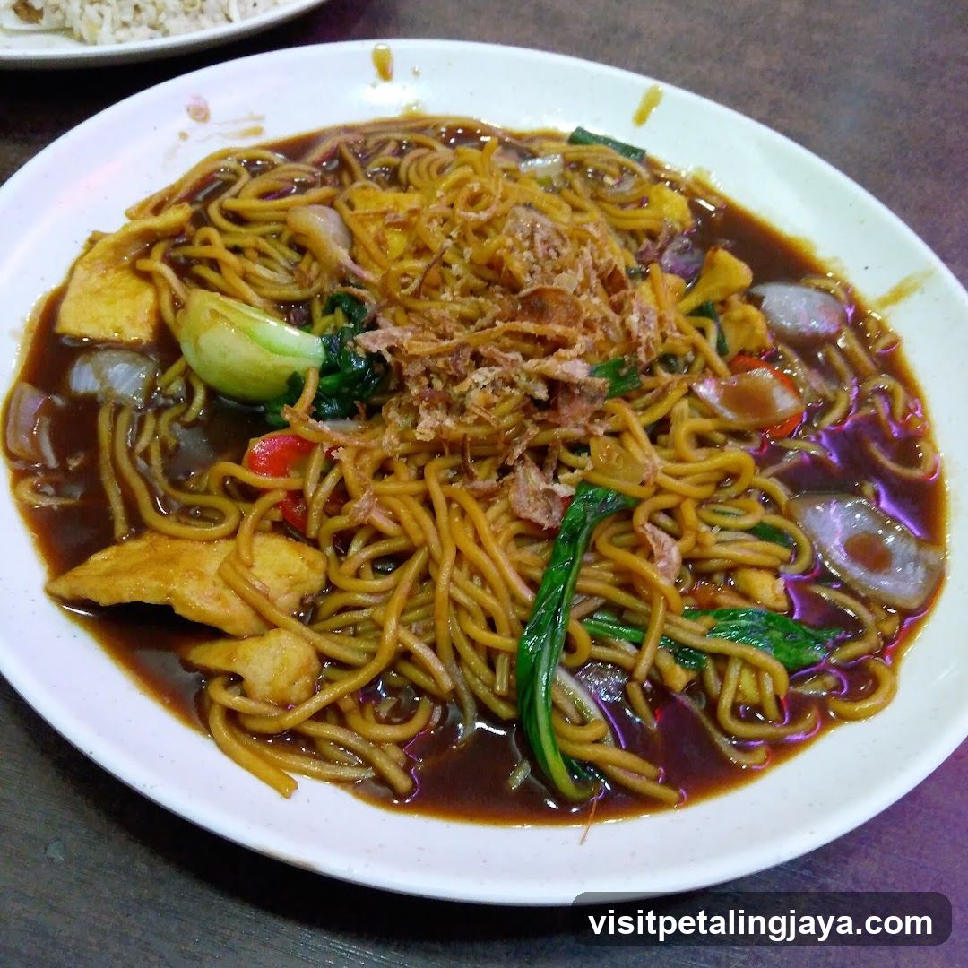 Noodle Dish with Soy Sauce and Toppings
