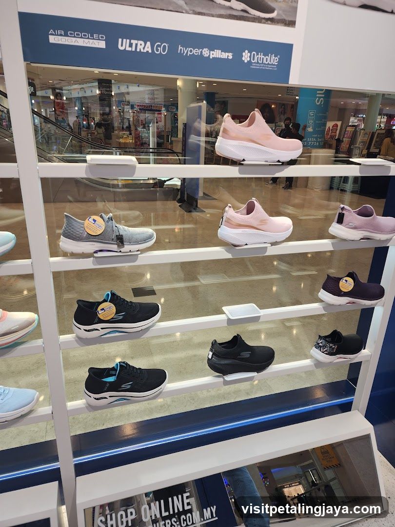 Skechers Shoe Display